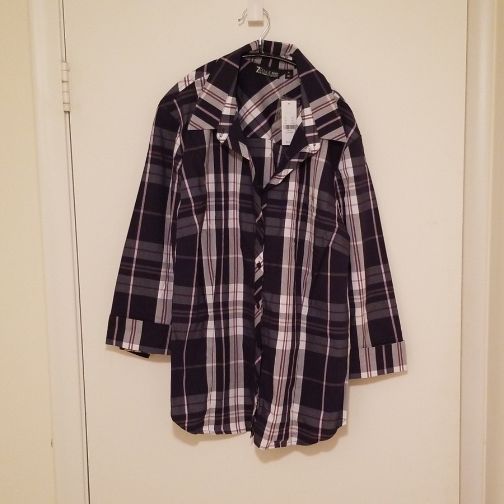 NY&Co NWT Navy w/Maroon & Pink Stretch Buttondown
